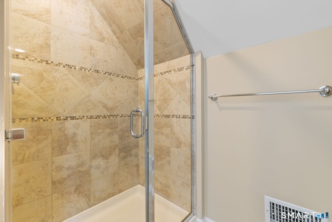 Building Photo - 5 Sunningdale Ln