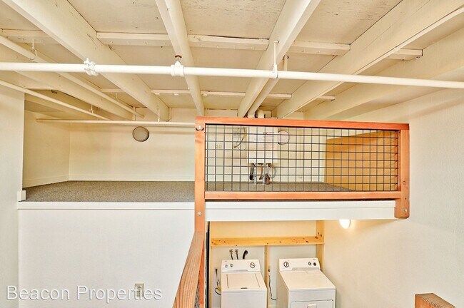 Building Photo - 1000 43rd St