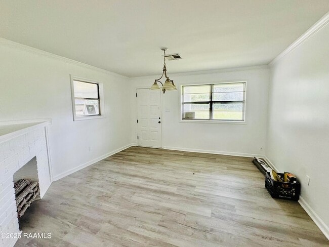 Building Photo - 1118 LA-357