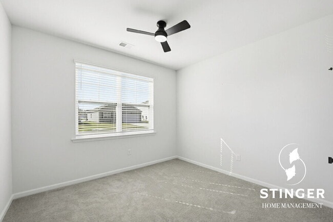 Building Photo - 334 Sanctuary Dr