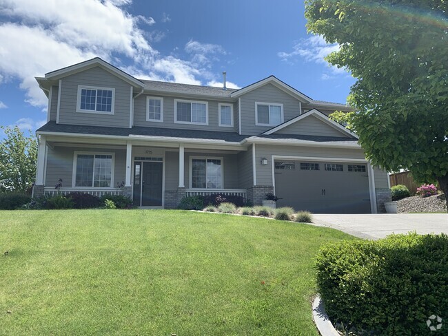 Building Photo - 1715 NW Nicole Ct