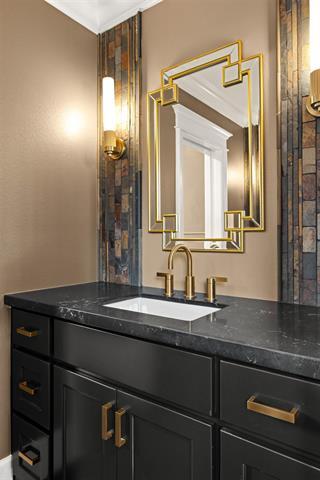 Building Photo - 5230 Homer St