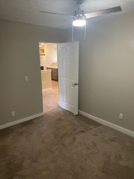 Building Photo - 3400 S Main St