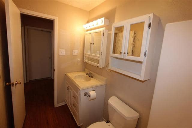 Building Photo - 5610 Brookview Ct