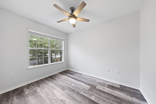 Building Photo - 220 Fir Ave