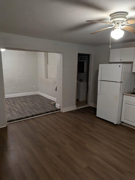 Building Photo - 1537 SW 44th Ave