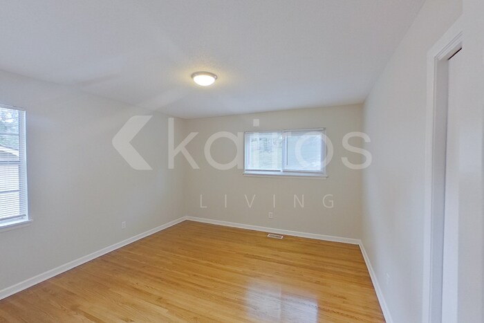 Building Photo - 5169 Beacon Dr