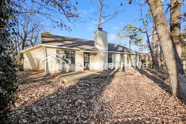 Building Photo - 414 Shenandoah Rd N