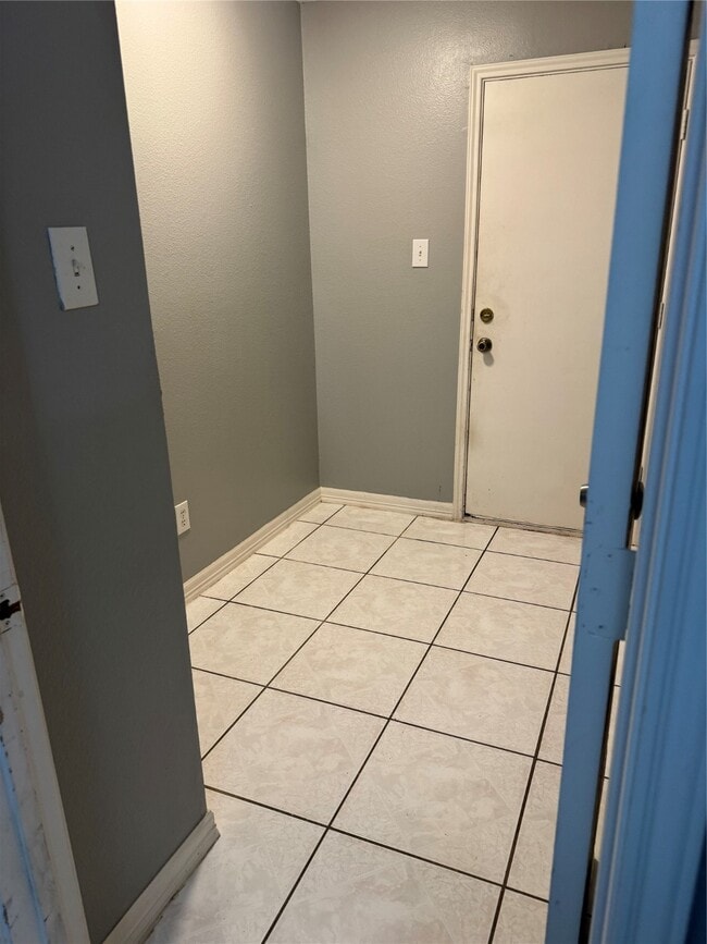 Building Photo - 11123 Cayman Mist Dr