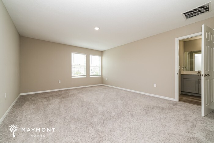 Building Photo - 12892 Tannencrest Dr