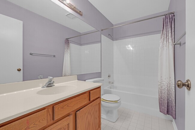 Building Photo - 1126 Regency Dr