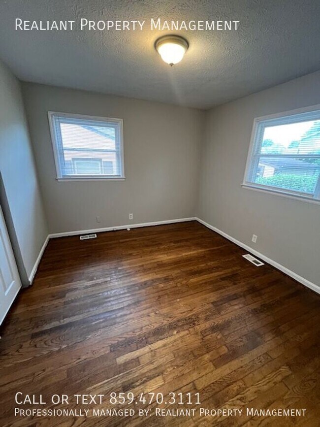 Building Photo - 2160 Winterberry Dr