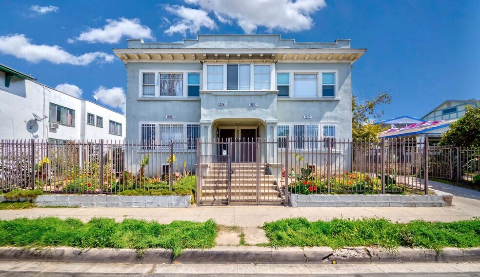 Building Photo - 1308 S Van Ness Ave