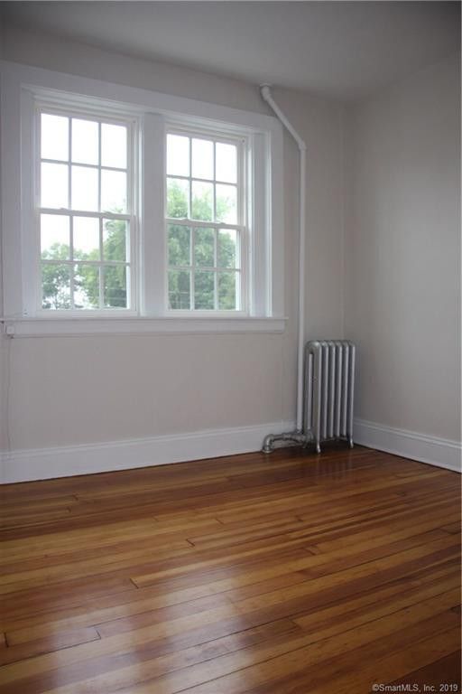 Bedroom 1 - 35 High St