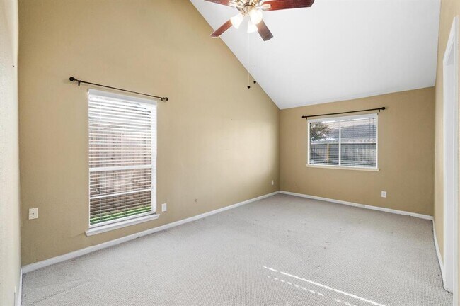 Building Photo - 2611 Quarry Hill Rd