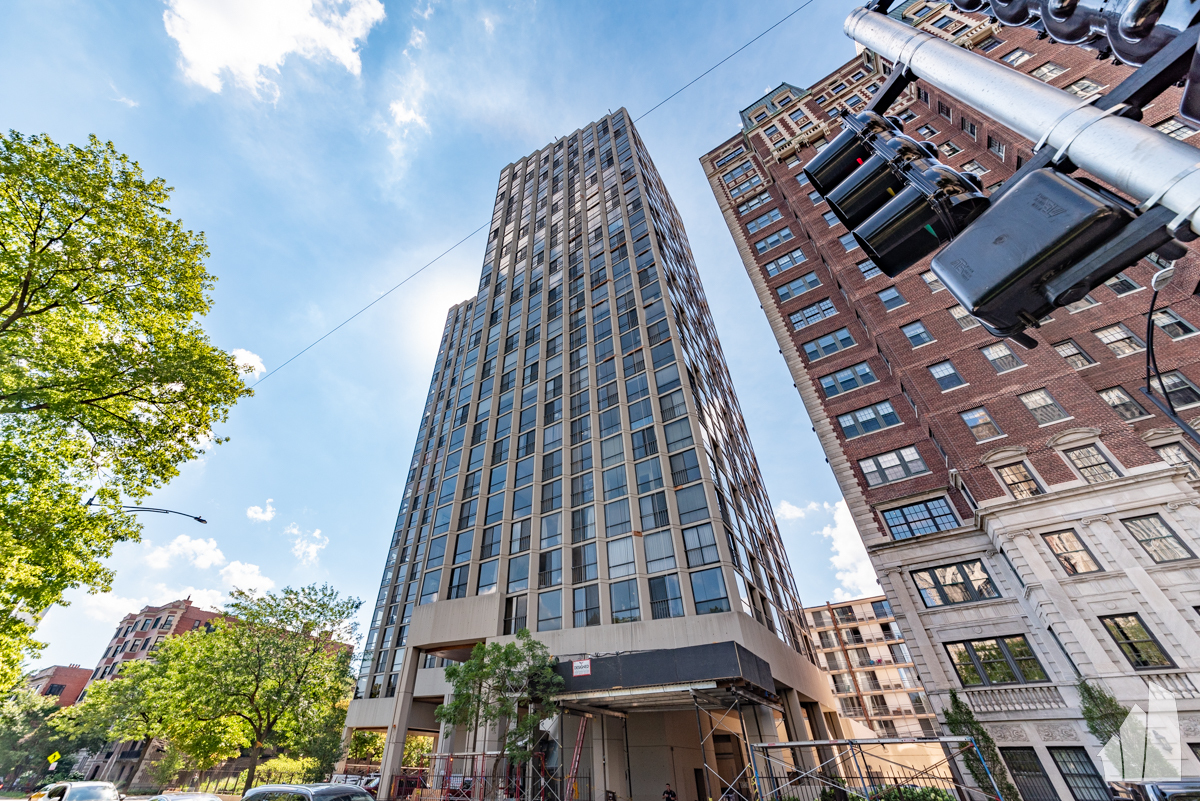 Building Photo - 345 W Fullerton Pky