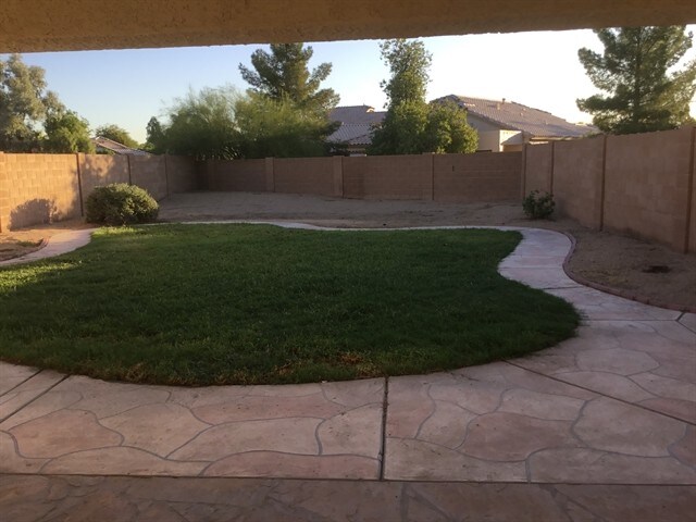 Building Photo - 11170 W Almeria Rd