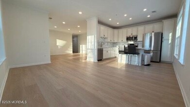 Building Photo - 674 St Andrews Pl