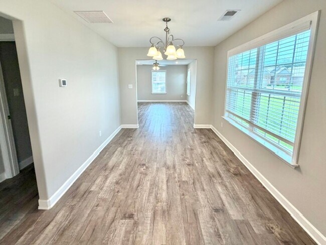 Building Photo - 8880 Kimberly Dawn Dr