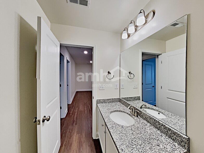 Building Photo - 604 Woodall Rd