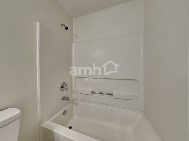 Building Photo - 9117 Hollow Ridge Ln