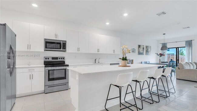 Building Photo - 25564 SW 108th Ave