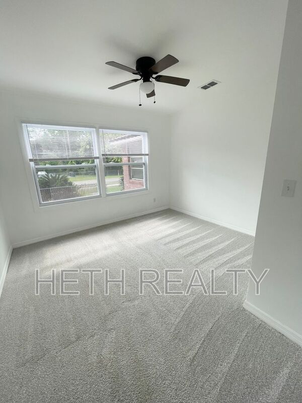 Building Photo - 1588 Hamilton Street