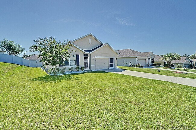 Building Photo - 320 W Runyon Loop