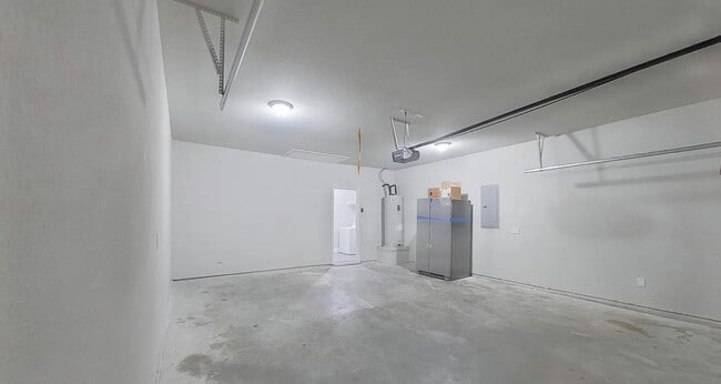 Building Photo - Spacious, Stylish, and Simply Perfect — 4 Bedroom Home