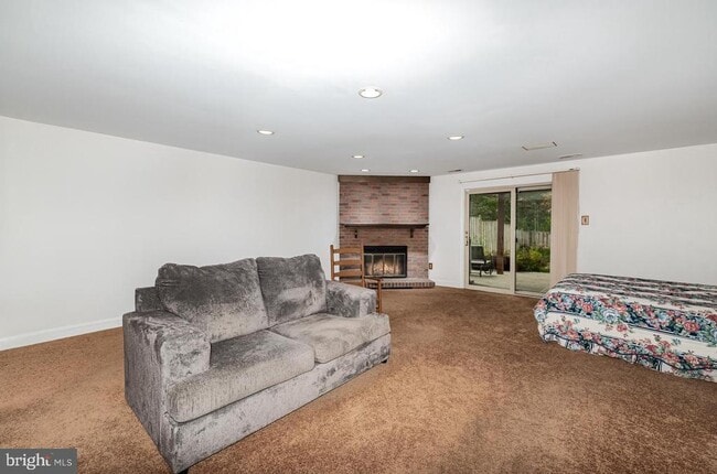 Building Photo - 3954 Forest Valley Rd