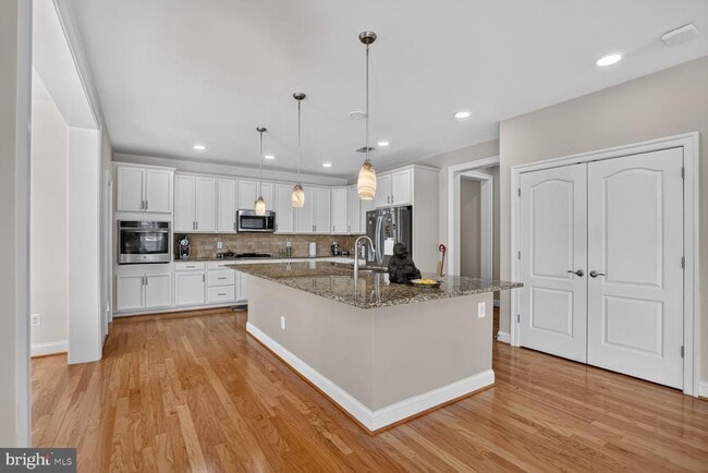 Building Photo - 23631 Glenmallie Ct