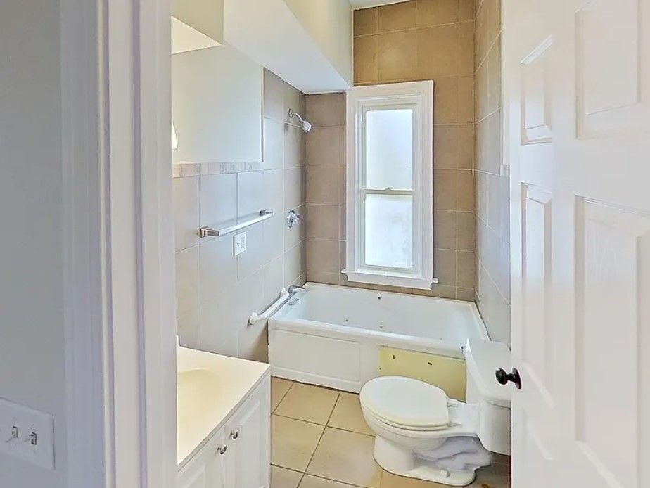 Building Photo - 9 Landor Rd