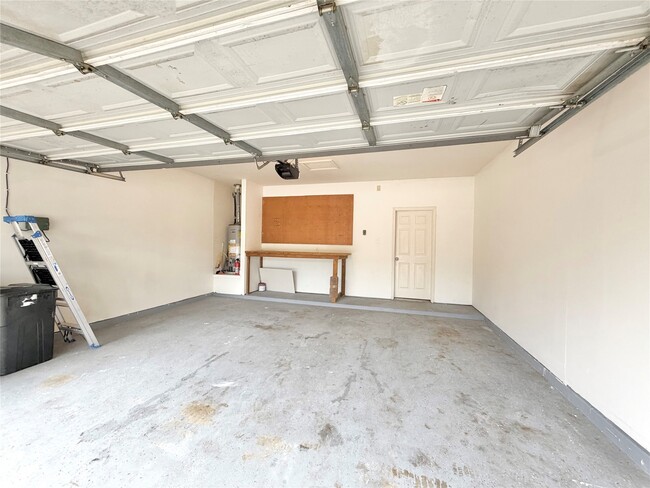 Building Photo - 25122 Southbriar Ln