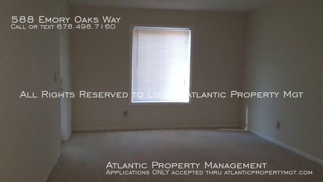 Building Photo - Emory Oaks Condo