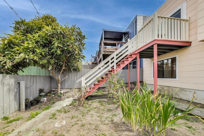 Building Photo - Beautiful Updated 3BD/2BA + Bonus Room Hom...