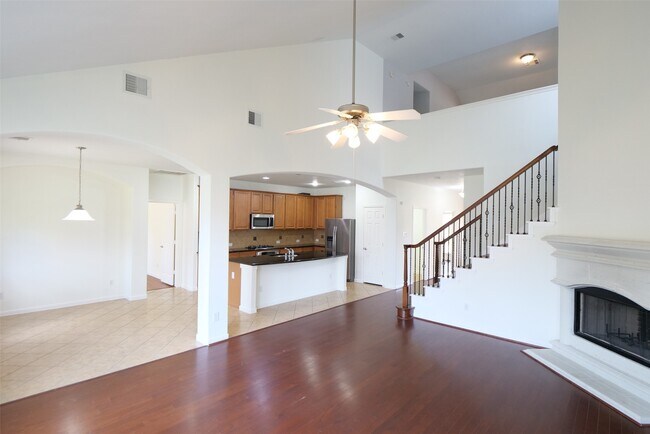Building Photo - 6119 Lakenshire Falls Ln