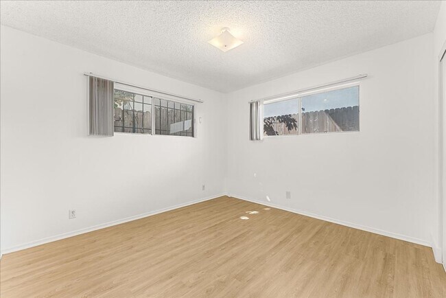 Building Photo - 517 Ximeno Ave