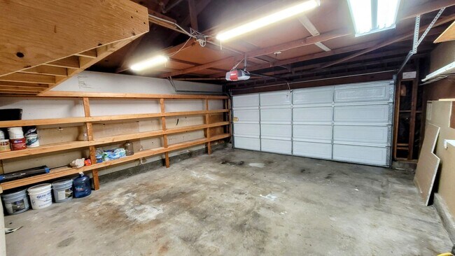 Building Photo - Oxnard Shores Home