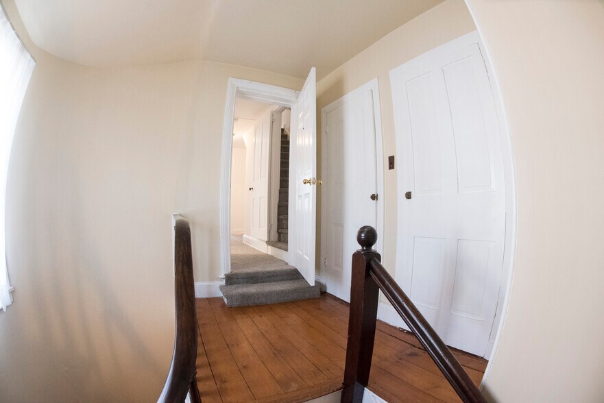 Building Photo - 335 W Miner St