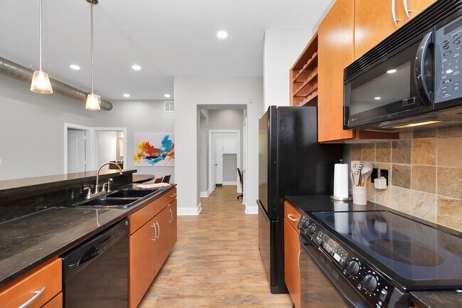 Building Photo - 1901 Post Oak Blvd