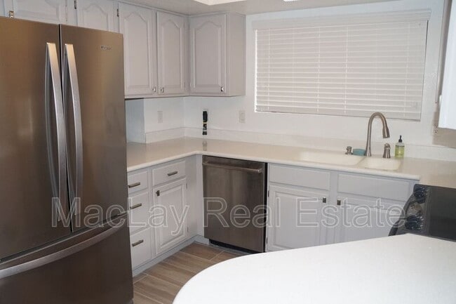 Building Photo - 5756 W Del Rio St