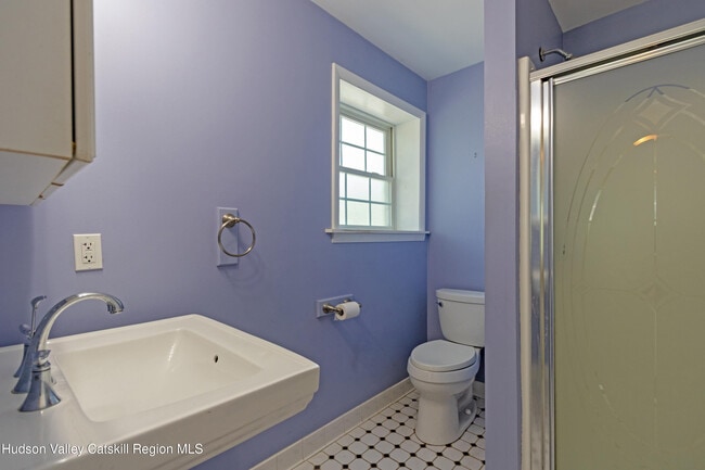 Building Photo - 6 Myer Ln
