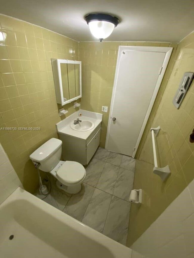 Building Photo - 4655 Palm Ave