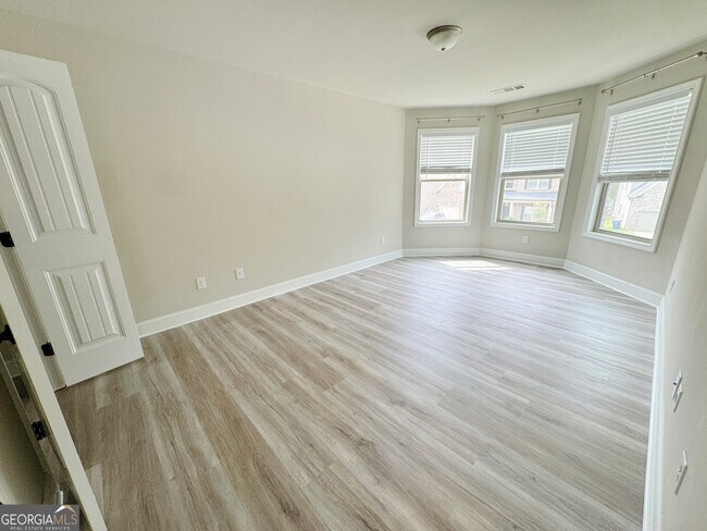 Building Photo - 732 Sanctuary Ln