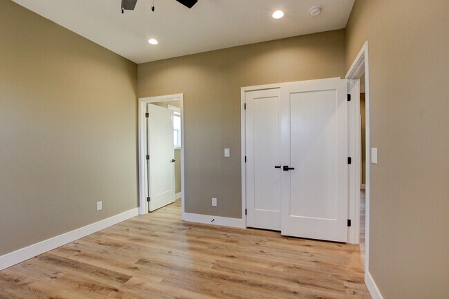 Building Photo - 102 Rosenwald St