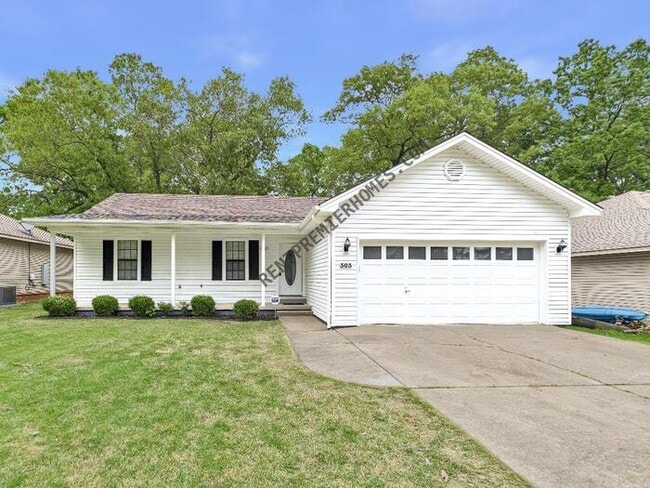 Building Photo - 303 May St