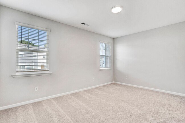 Building Photo - 2804 Austin Fls Sta