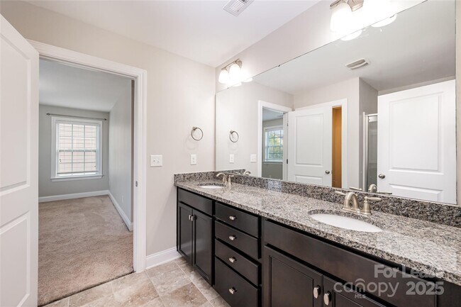 Building Photo - 1361 Rainier Dr