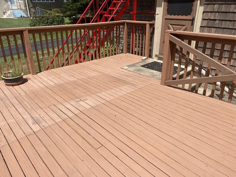 Private rear deck - 7936 Montgomery Ave