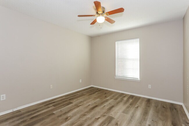 Building Photo - 8104 Gardengate Ct